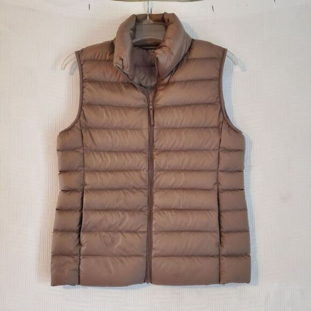 Uniqlo Vest Womens M Down Puffer Quilted Lightweight Full Zip‎ Pockets READ